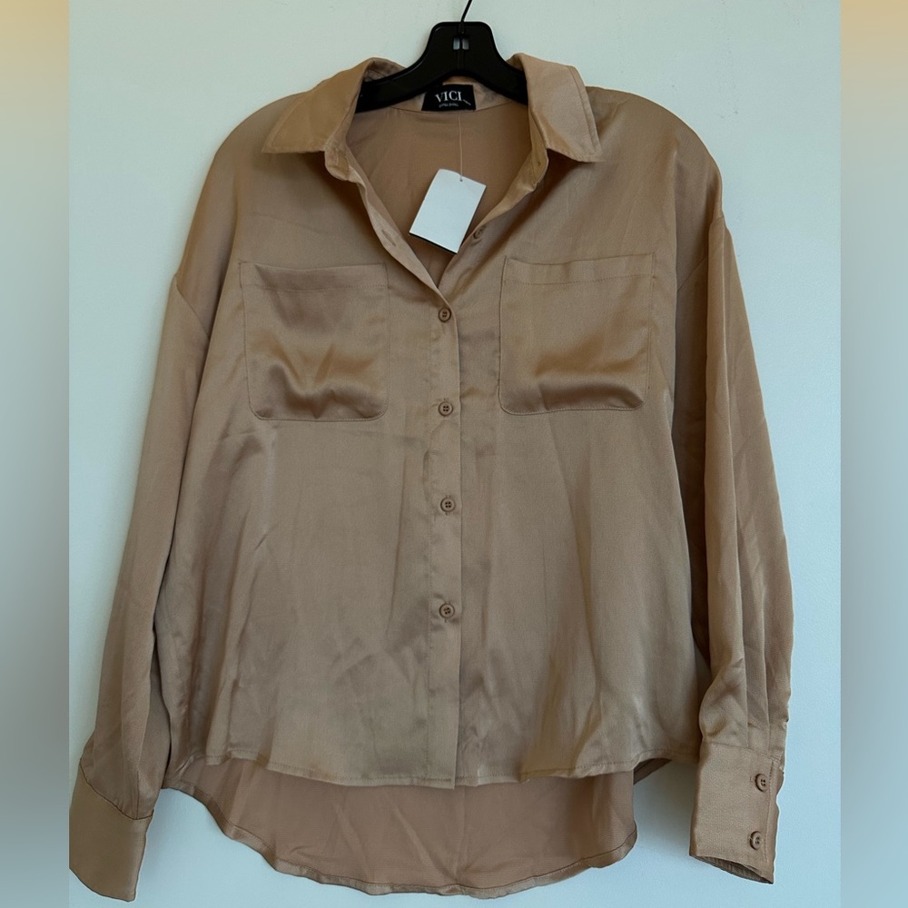 Vici Button down blouse gold NWT